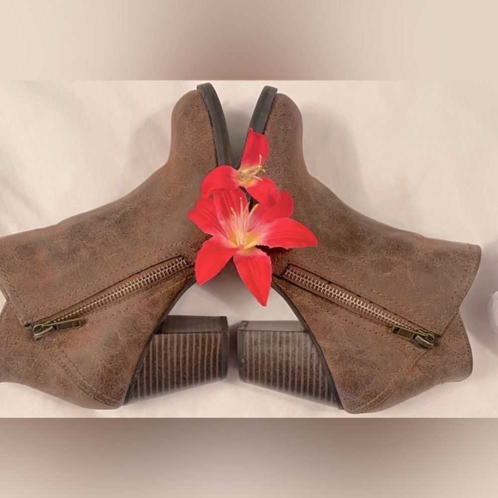 Timeless! Gorgeous Rampage “RAMPLEASE” boots! - Picture 10 of 15